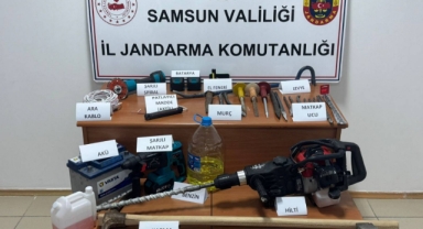 İzinsiz kazı yapan 3 kişi suçüstü yakalandı