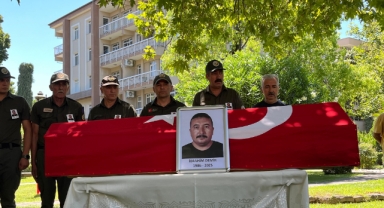 İzmir'deki yangında şehit olan orman personelinin cenazesi törenle memleketine uğurlandı