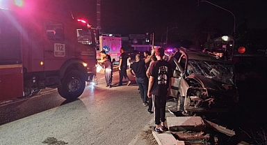 Kamyonet otomobille çarpıştı: 2'si ağır 7 yaralı