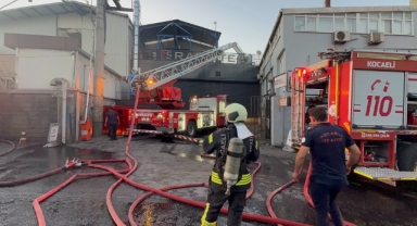 Kocaeli’de demir çelik fabrikasında yangın