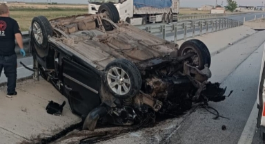 Kontrolden çıkan kamyonet devrildi: 1 ölü, 2 yaralı