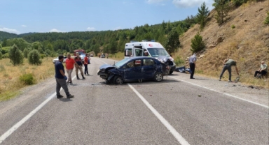 Kontrolden çıkan otomobil metrelerce sürüklendi: 4 yaralı