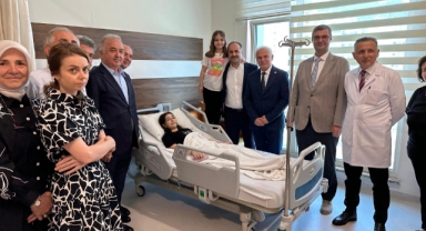Milletvekili Temür'den Başsavcı Akkiraz'ın Kızına Geçmiş Olsun Ziyareti