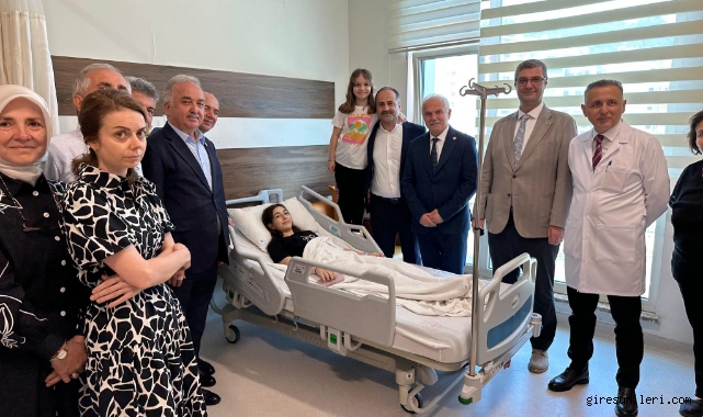 Milletvekili Temür'den Başsavcı Akkiraz'ın Kızına Geçmiş Olsun Ziyareti