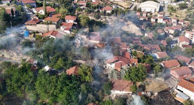 Otluk alanda çıkan yangında 4 ev zarar gördü