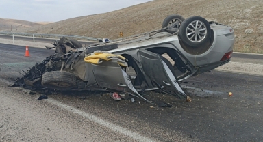 Otomobil devrildi, 5 kişi yaralandı