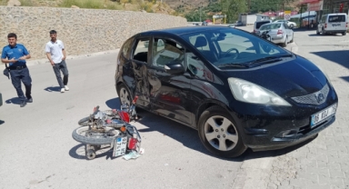 Otomobil ile motosiklet çarpıştı: 2 yaralı