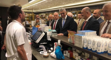 Sağlık Bakanı Memişoğlu, Giresun Esnafıyla Buluştu