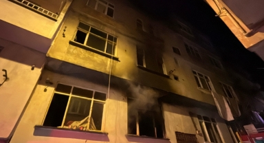 Samsun’da bir binada çıkan yangında 3 kişi dumandan etkilendi