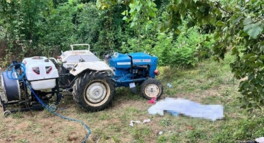 Samsun'da devrilen traktörün sürücüsü hayatını kaybetti