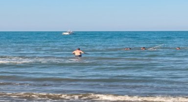 Samsun'da denizde alabora olan teknedeki 5 kişi kurtarıldı