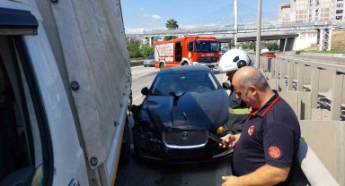 Samsun'da kamyon ile otomobil çarpıştı