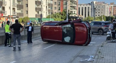 Samsun'da otomobilin devrilmesi sonucu 2 kişi yaralandı