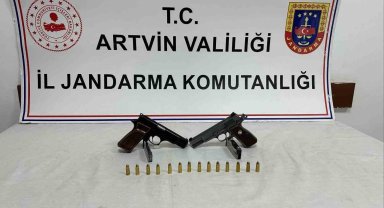 Silah sesleri üzerine yapılan kontrolde ruhsatsız tabanca ele geçirildi