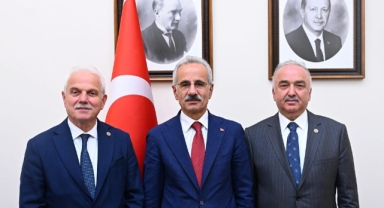 Ulaştırma ve Altyapı Bakanlığında Giresun Zirvesi: Bakan Uraloğlu’na Giresun’dan Ulaşım Talepleri İletildi