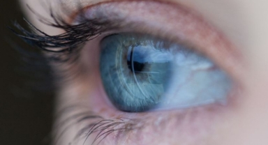 Uzmanından kontakt lensle yüzmek 