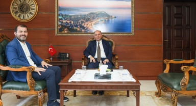 Vali Serdengeçti, AK Parti Tuzla İlçe Başkanı Şeref Çolak’ı Ağırladı