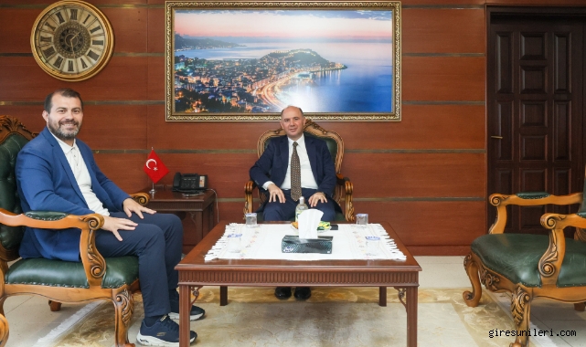 Vali Serdengeçti, AK Parti Tuzla İlçe Başkanı Şeref Çolak’ı Ağırladı