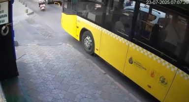 Vinç lastiği refüjde patladı: 1’i çocuk 2 kişi yaralandı