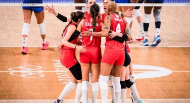 A Milli Kadın Voleybol Takımı, grup aşamasını 3'te 3 ile lider tamamladı