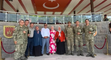 Aydındere Belediye Başkanı Demir, 40 Yıl Sonra Aynı Birlikte Yemin Törenine Katıldı