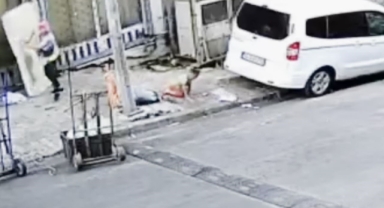 Balkondan düşen 4 yaşındaki çocuğun görüntüleri kameraya yansıdı
