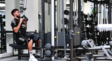 Beşiktaş, günün ikinci idmanında salonda çalıştı