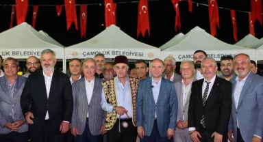 Çamoluk’ta Bal Festivali Coşkusu: Yöresel Ürünler Büyük İlgi Gördü