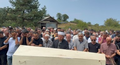 Denizde cansız bedenine ulaşılan genç son yolculuğuna uğurlandı