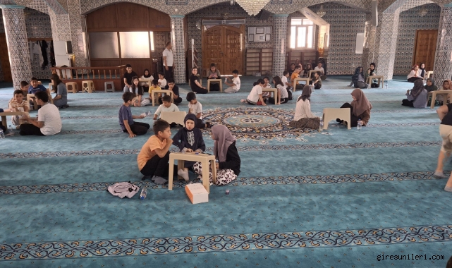Espiye'de Yaz Kur'an Kursu Öğrencileri Bilgi Yarışmasında Ter Döktü