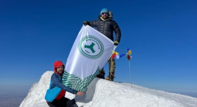 Giresun ATAK Doğa ve Arama Kurtarma Ekibi Ağrı Dağı Zirvesine Başarıyla Tırmandı
