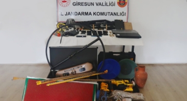 Giresun'da Tarihi Eser Operasyonu: Yeraltı Cihazıyla Define Peşindeydiler!