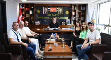 Giresun Sanayispor Kadın Futbol Takımı Heyetinden AK Parti Giresun İl Başkanlığı’na Ziyaret