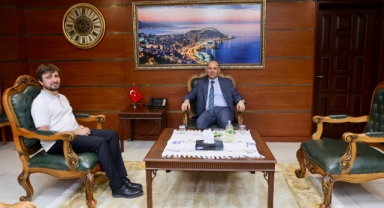 Giresun Valisi Serdengeçti, Dr. Mehmet Güllüoğlu’nu Valilikte Ağırladı