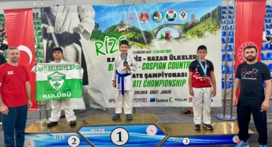 Giresunlu Karateciler Rize’deki Karadeniz ve Hazar Ülkeleri Şampiyonası’ndan Madalyalarla Döndü