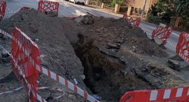 Güre Mahallesi’nde Kanalizasyon Çalışması Kötü Koku ve Çukur Bıraktı