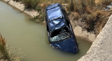 Hafif ticari kamyonet su kanalına düştü: 1 kişi hayatını kaybetti, 2 kişi yaralandı