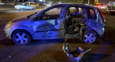 İki otomobilin çarpıştığı kazada 2 kişi yaralandı