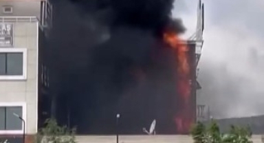 İş yeri alev alev yandı: Yükselen dumanlar korkuttu