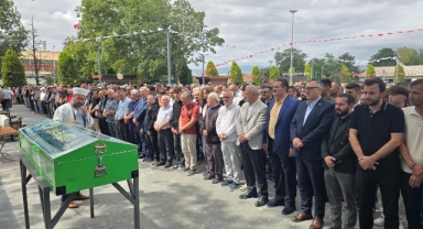 Karadeniz’de boğulan öğretmen son yolculuğuna uğurlandı
