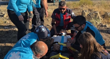 Kontrolden çıkan otomobil devrildi: 3 yaralı