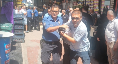 Kurusıkı silahla kuyumcu soymaya kalktı: Kuyumcu ve esnaftan meydan dayağı yedi