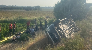 Öğrencileri taşıyan servis kaza yaptı: 8 yaralı