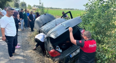 Otomobil şarampole devrildi: 4 yaralı
