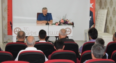 Prof. Dr. Celal Kırca, Espiye'de din görevlileri ile buluştu