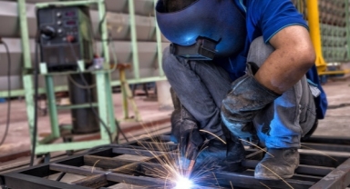 Sanayi üretimi yıllık yüzde 8,3 arttı