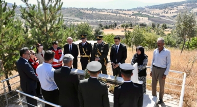 Şebinkarahisar’da Zafer Bayramı’nda Şehit Jandarma Uzman Çavuş Birkan Gündüz Kabri Başında Dualarla Anıldı
