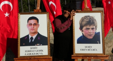 Şehit Eren Bülbül, şehadetinin 8. yılında mezarı başında anıldı