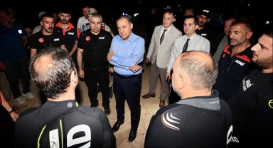 Serinlemek için baraja giren çocuk boğuldu