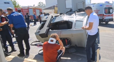 Turistlerin karavanı ile tır çarpıştı: 1'i ağır 3 yaralı